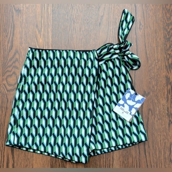 Skort! 💚CHIC NWT DVF SKORTS (xxs) 🌷 - Picture 2 of 10